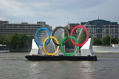 Olympisches Logo in London.