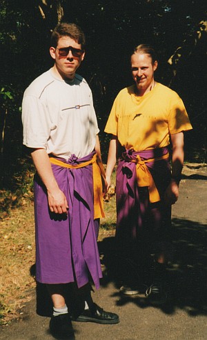 Dirk und Holger im Tempelbezirk.