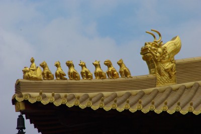 Dachfirst des Jing'an Tempels.