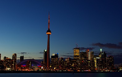 Skyline von Toronto bei Nacht.