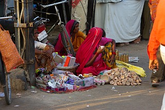 Öllampenverkauf vor Diwali.