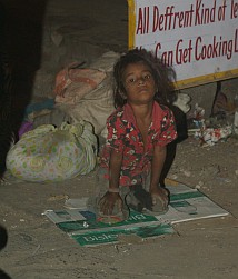 Strassenkind in Indien.