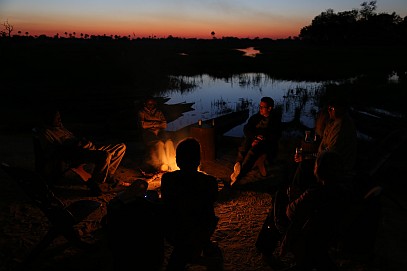 Lagerfeuer im Oddballs-Camp.