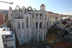 Ruine der Igreja do Carmo (Lissabon).