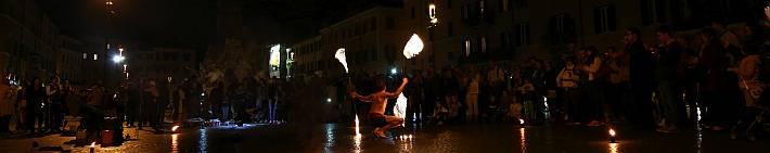 Feuerkünstler auf dem Piazza Navona.