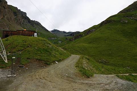 Der Großglockner, theoretisch hinten mitte im Bild, hüllte sich zu Beginn unserer Tour in dickes Weiß.