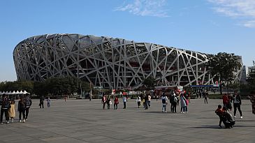 Im Nationalstadion von Peking (Vogelnest) wurden 2008 die Olympischen Sommerspiele eröffnet. Es fasst 80.000 Zuschauer.