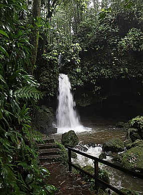 Vom Wetter abgesehen lud der Emerald Pool zum Baden ein.