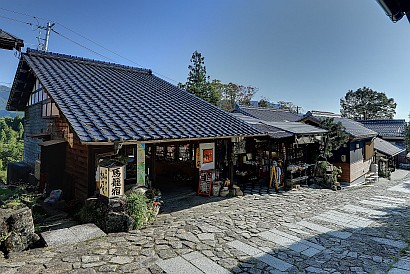 Immerhin kamen wir noch rechtzeitig, um ein paar schöne Fotos von Magome im Nachmittagslicht zu machen.