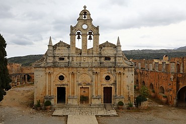 Im Kloster Arkadi sieht man an vielen Stellen noch die Einschusslöcher des Kampfes.